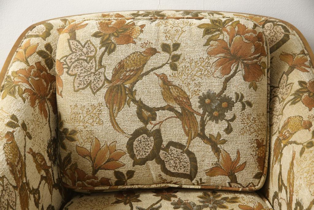 中古　美品　アメリカ輸入モデル　DREXEL HERITAGE(ドレクセルヘリテイジ)　花と鳥の絵柄が落ち着いた雰囲気を醸し出す1人掛けソファ(一人掛け、アームチェア)(R-058921)