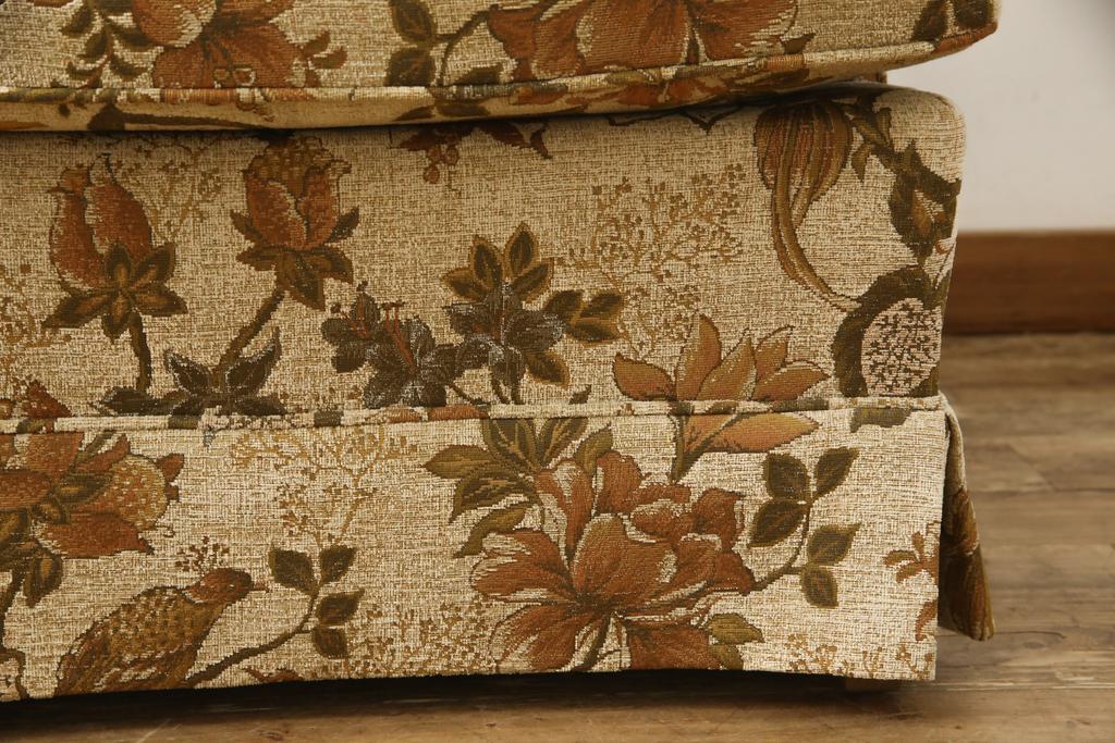 中古　美品　アメリカ輸入モデル　DREXEL HERITAGE(ドレクセルヘリテイジ)　花と鳥の絵柄が落ち着いた雰囲気を醸し出す1人掛けソファ(一人掛け、アームチェア)(R-058921)