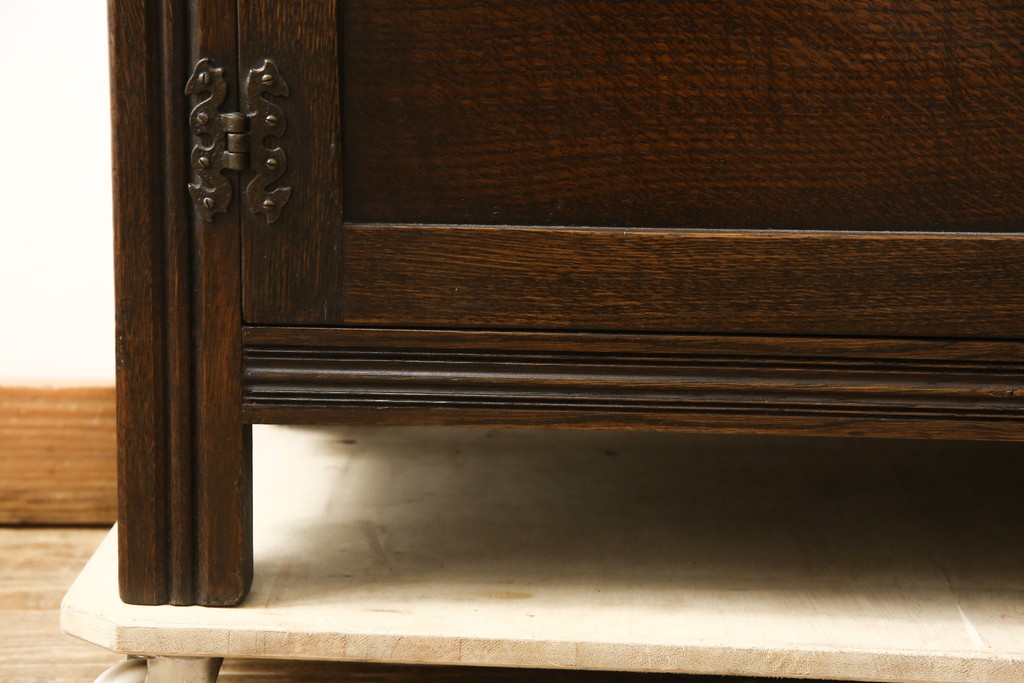 イギリスビンテージ　オーク材　上部の丸みがかわいらしいカップボード(食器棚、キャビネット、飾り棚、ヴィンテージ)(R-058933)