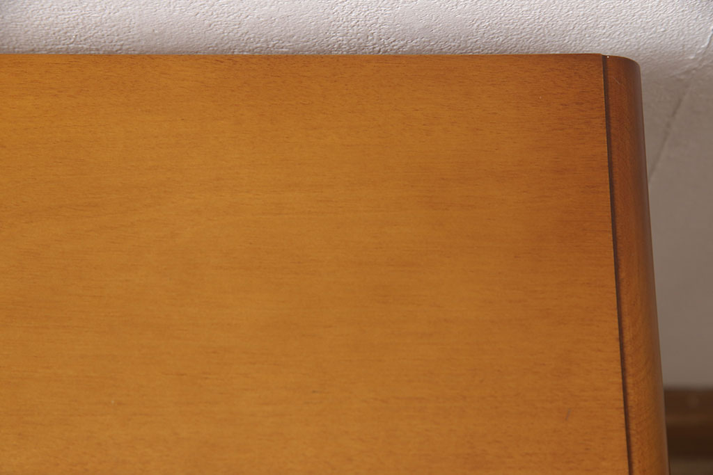 中古　美品　横浜クラシック家具　ダニエル(Daniel)　小振りなサイズ感がかわいらしいサイドチェスト(サイドテーブル、ナイトテーブル)(R-052824)