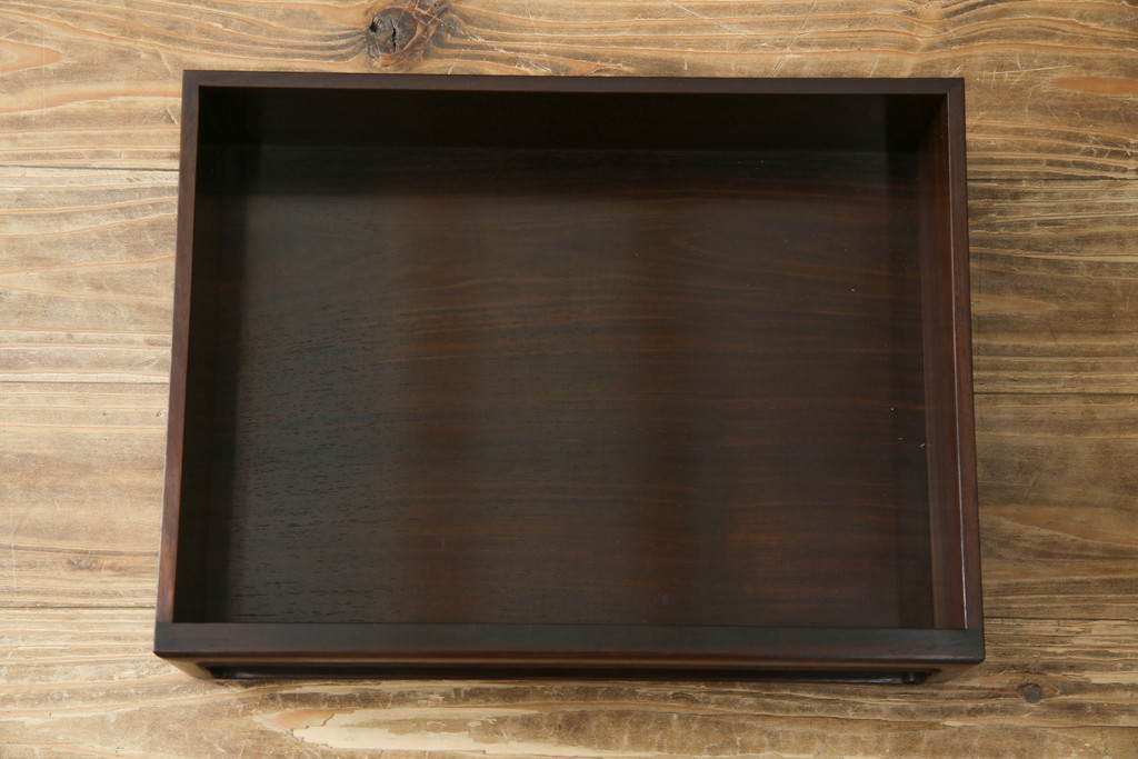 中古　伝統工芸　大阪唐木指物　漆塗り　紫檀(シタン)材製　在銘萬翠　扇の彫刻入りの飾り棚(茶棚、キャビネット)(R-056714)