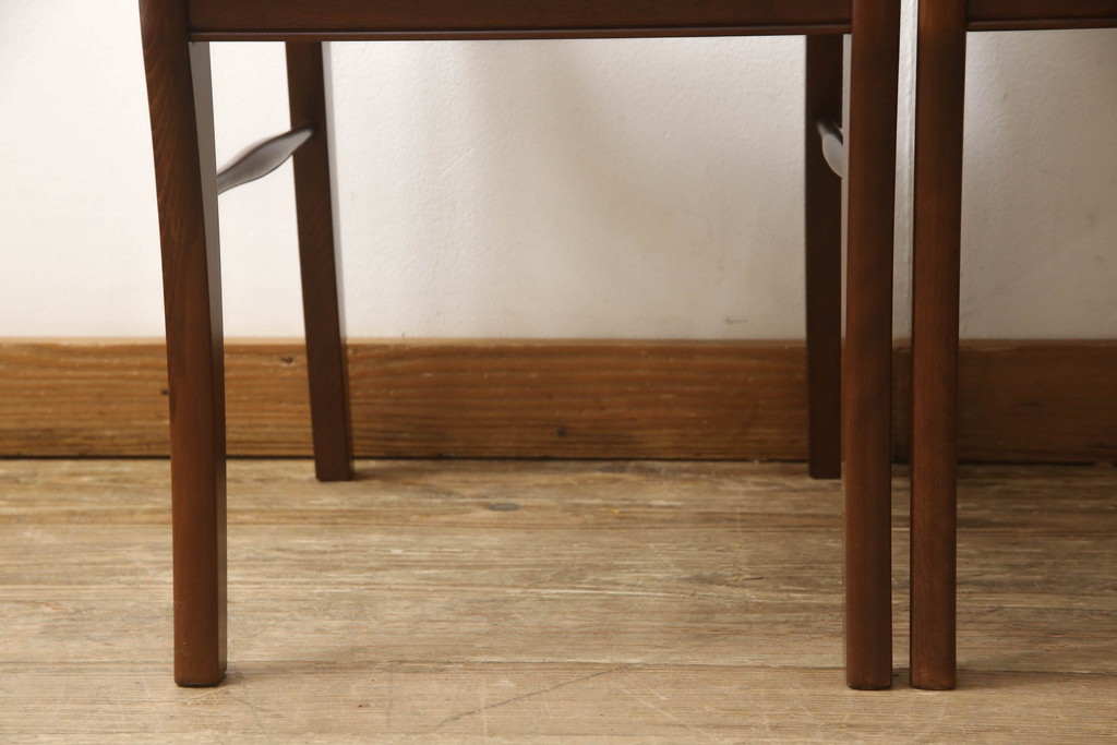中古　神戸洋家具　メープル不二屋　ストライプ柄が上品な雰囲気を醸し出すダイニングチェア2脚セット(イス、椅子)(R-058840)
