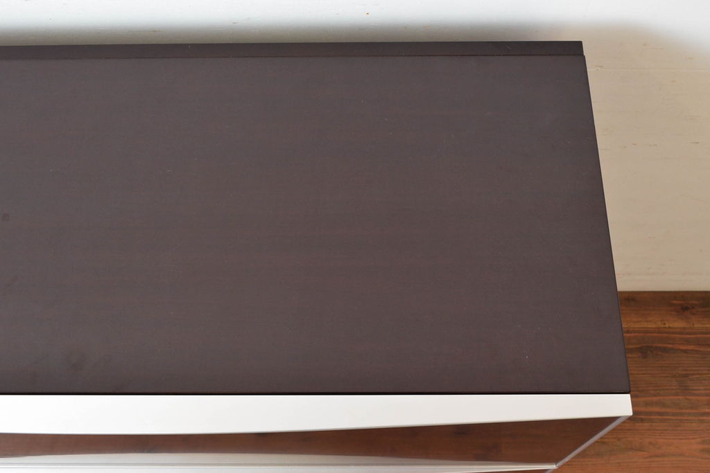中古　美品　イタリア家具　arflex(アルフレックス)　COMPOSER(コンポーザー)　シンプルなデザインがお部屋に馴染みやすい!!フラップダウン扉収納付きチェスト(引き出し、サイドチェスト、サイドボード)(R-061520)