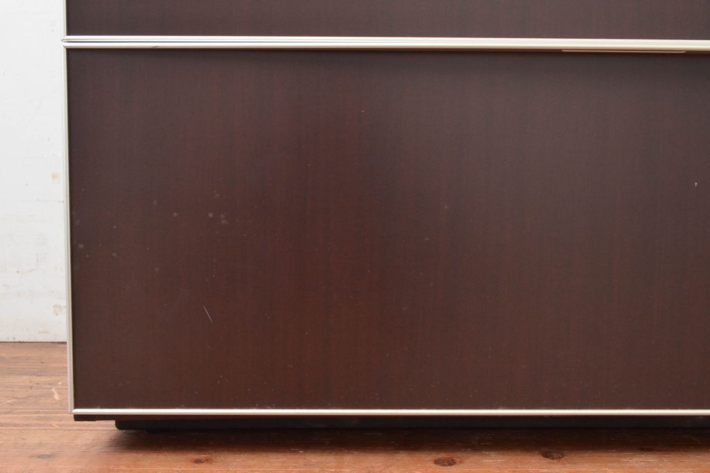 中古　美品　イタリア家具　arflex(アルフレックス)　COMPOSER(コンポーザー)　シンプルなデザインがお部屋に馴染みやすい!!フラップダウン扉収納付きチェスト(引き出し、サイドチェスト、サイドボード)(R-061520)