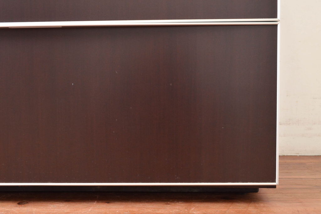 中古　美品　イタリア家具　arflex(アルフレックス)　COMPOSER(コンポーザー)　シンプルなデザインがお部屋に馴染みやすい!!フラップダウン扉収納付きチェスト(引き出し、サイドチェスト、サイドボード)(R-061520)