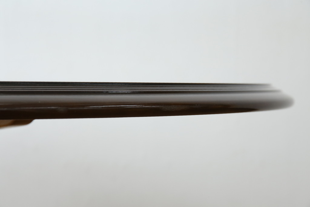 中古　カリモク家具(karimoku)　COLONIAL(コロニアル)シリーズ　カントリースタイルの柔らかな雰囲気の丸型ダイニングテーブル(ラウンドテーブル、丸テーブル、二人掛け、四人掛け、2人用、4人用、円卓)(R-083364)