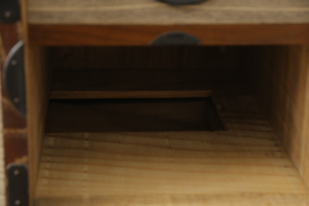 和製ビンテージ　東京桐箪笥　特注!!　高級品　専門店にて再生済み　桐材　桑材　堂々とした佇まいの組み合わせ桐箪笥(桐タンス、和箪笥、収納箪笥、衣裳箪笥、引き出し、ヴィンテージ)(R-077253)