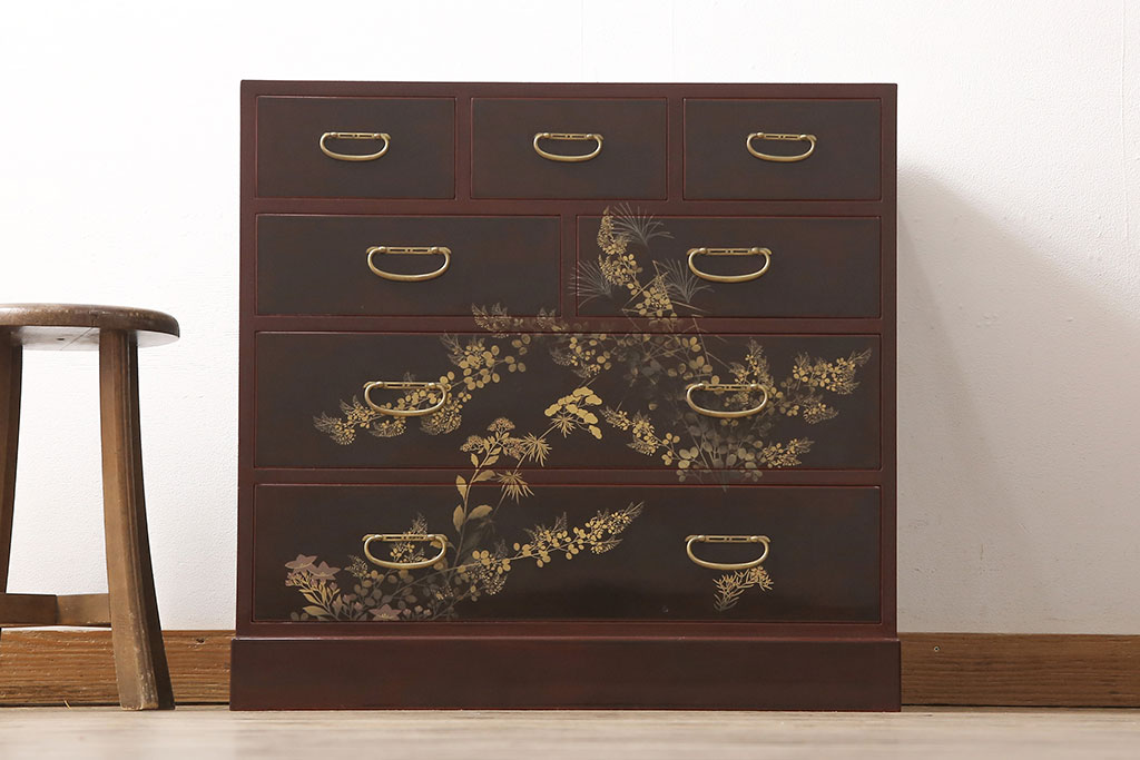 中古　美品　蒔絵入り　本漆溜塗り　ほんのりと赤みがかった漆が綺麗な箪笥(定価約90万円)(和タンス、引き出し、チェスト)(R-051714)