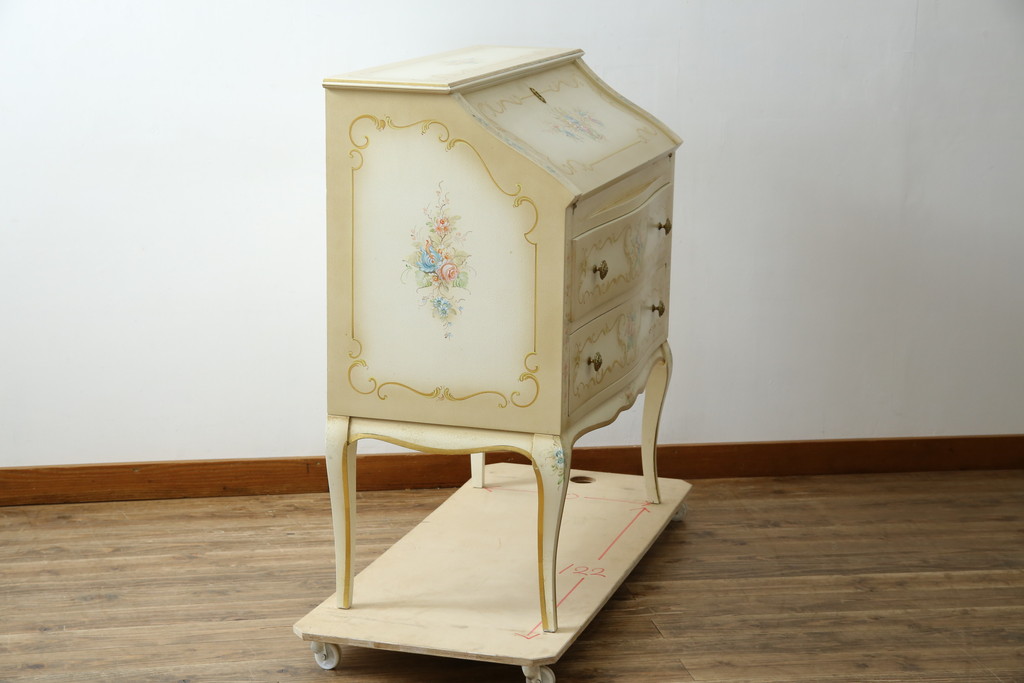 中古　美品　イタリア高級家具　ノバパルク(NOVAPLAK)　ロココ調の装飾がかわいらしいライティングビューロー(机、デスク、在宅用、在宅ワーク用、ワークデスク、引き出し)(定価約97万円)(R-084246)