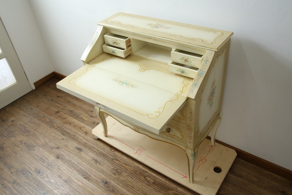 中古　美品　イタリア高級家具　ノバパルク(NOVAPLAK)　ロココ調の装飾がかわいらしいライティングビューロー(机、デスク、在宅用、在宅ワーク用、ワークデスク、引き出し)(定価約97万円)(R-084246)