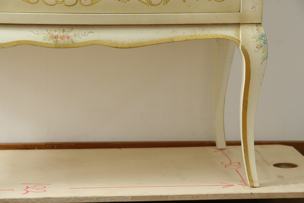 中古　美品　イタリア高級家具　ノバパルク(NOVAPLAK)　ロココ調の装飾がかわいらしいライティングビューロー(机、デスク、在宅用、在宅ワーク用、ワークデスク、引き出し)(定価約97万円)(R-084246)
