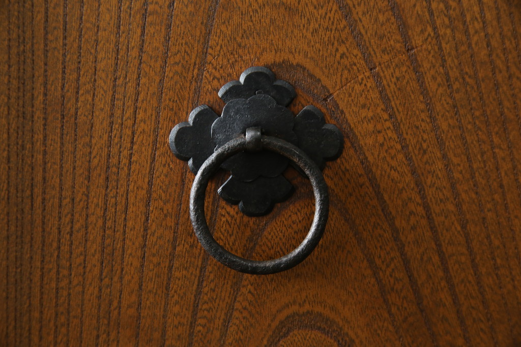 和製ビンテージ　高級工芸家具　総欅(ケヤキ)材　古金具リメイク　職人手作り　小振りな階段箪笥(階段タンス、収納たんす、和箪笥、時代箪笥、引き出し、ヴィンテージ)(R-070433)