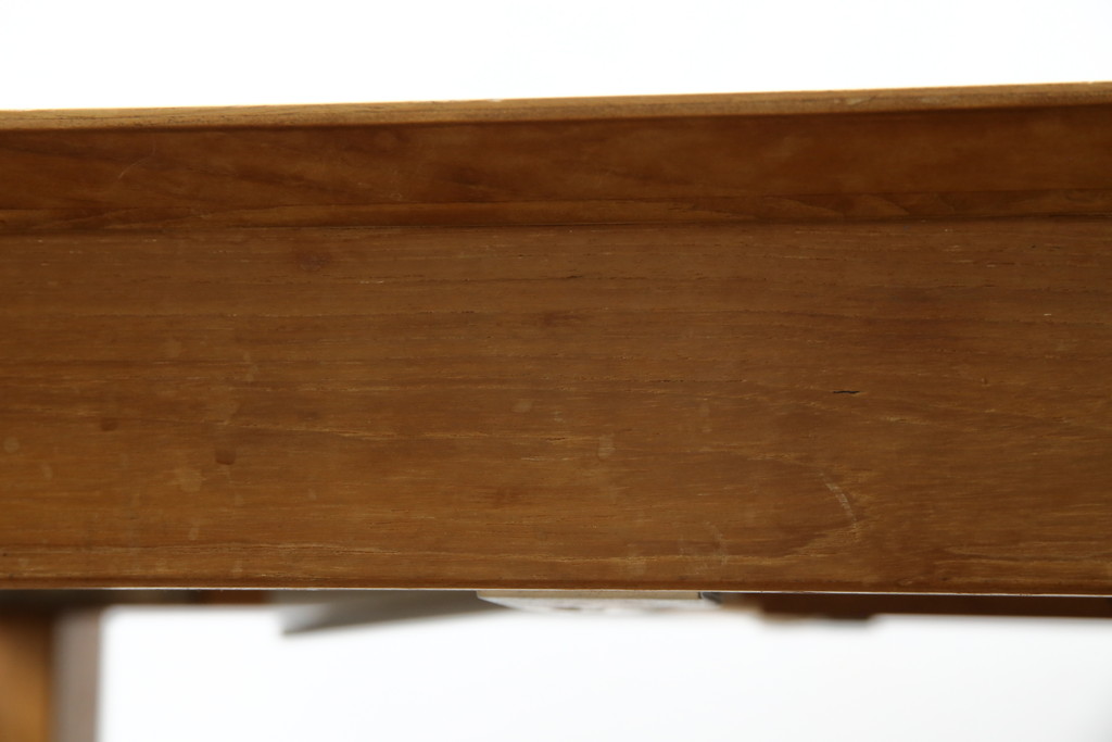 中古　ベルギー　ETHNICRAFT(エスニクラフト)　モダンシャープデザイン　チーク無垢材　伸縮式　温もりのある風合いがナチュラルインテリアにおすすめのダイニングテーブル(エクステンションテーブル、4人掛け、6人掛け)(定価約46万円)(R-083166)