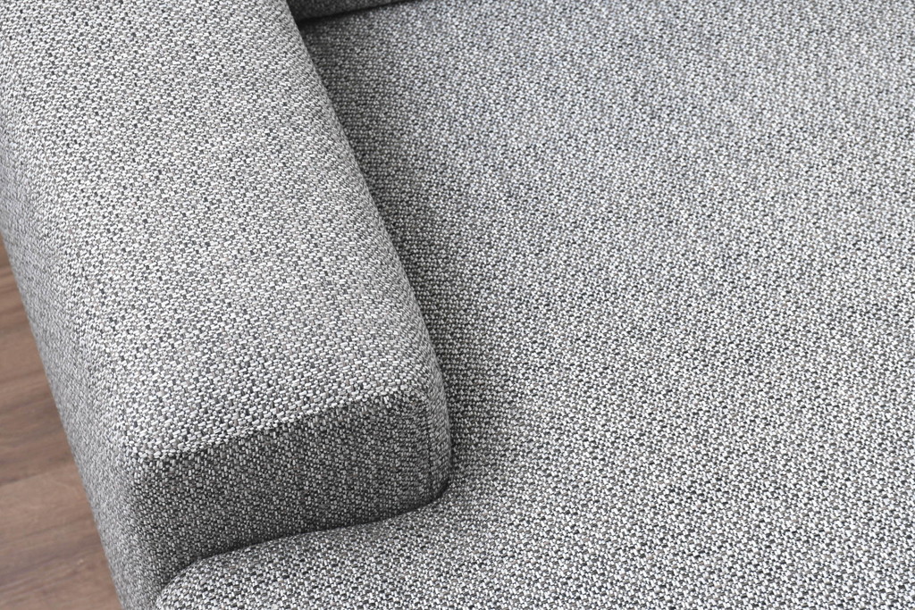中古　美品　展示品　BoConcept(ボーコンセプト)　ヘッドレストの高さ調節可能　モダンで落ち着いた雰囲気の3人掛けソファ(2人掛け、3P、2P、L字型ソファ、カウチソファ、コーナーソファ、北欧)(定価約70万円)(R-084422)
