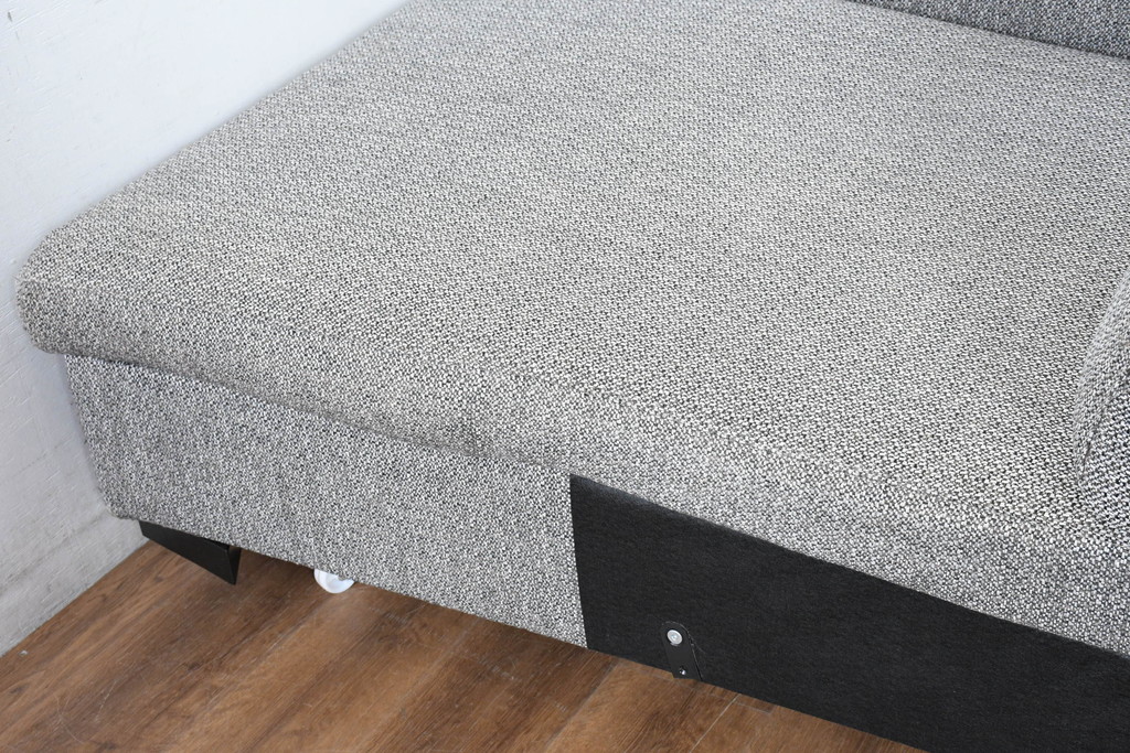 中古　美品　展示品　BoConcept(ボーコンセプト)　ヘッドレストの高さ調節可能　モダンで落ち着いた雰囲気の3人掛けソファ(2人掛け、3P、2P、L字型ソファ、カウチソファ、コーナーソファ、北欧)(定価約70万円)(R-084422)