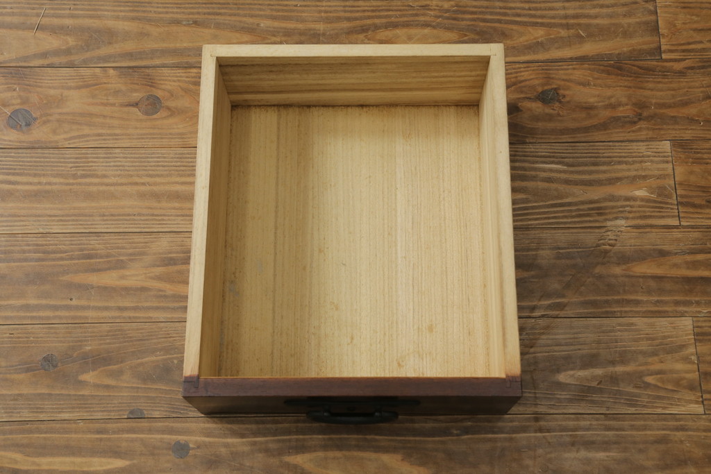 中古　美品　上質な和の空間を演出する二段重ね水屋箪笥(食器棚、茶箪笥、キャビネット、収納棚、戸棚、店舗什器)(R-077114)