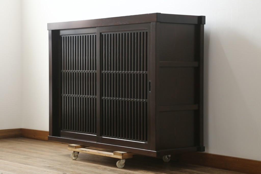 中古　美品　上質な和の空間を演出する水屋箪笥サイドボード(サイドキャビネット、収納棚、戸棚)(R-077115)
