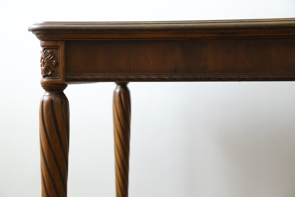中古　DREXEL HERITAGE(ドレクセルヘリテイジ)　Tuscany Manor(タスカニー・マナー)　優雅な彫刻が上質なアンティーク空間を演出するダイニングテーブル(食卓、4人掛け、6人掛け)(R-084252)