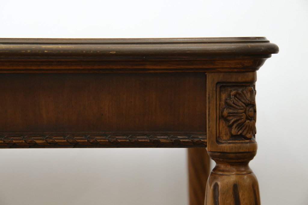 中古　DREXEL HERITAGE(ドレクセルヘリテイジ)　Tuscany Manor(タスカニー・マナー)　優雅な彫刻が上質なアンティーク空間を演出するダイニングテーブル(食卓、4人掛け、6人掛け)(R-084252)