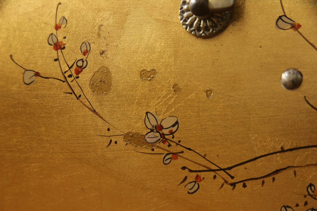 中古　美品!!　シノワズリ様式　優美で華やかな装飾が見事な猫脚チェスト(コモード、サイドボード、サイドチェスト、引き出し、中国美術)(R-067910)