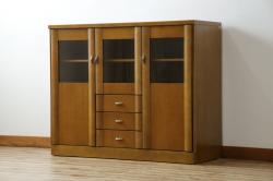 中古　美品　カリモク家具(karimoku)　Chitano(チターノ)　収納力と美しさを兼ね備えたサイドキャビネット(サイドボード、収納棚、戸棚)(R-083223)