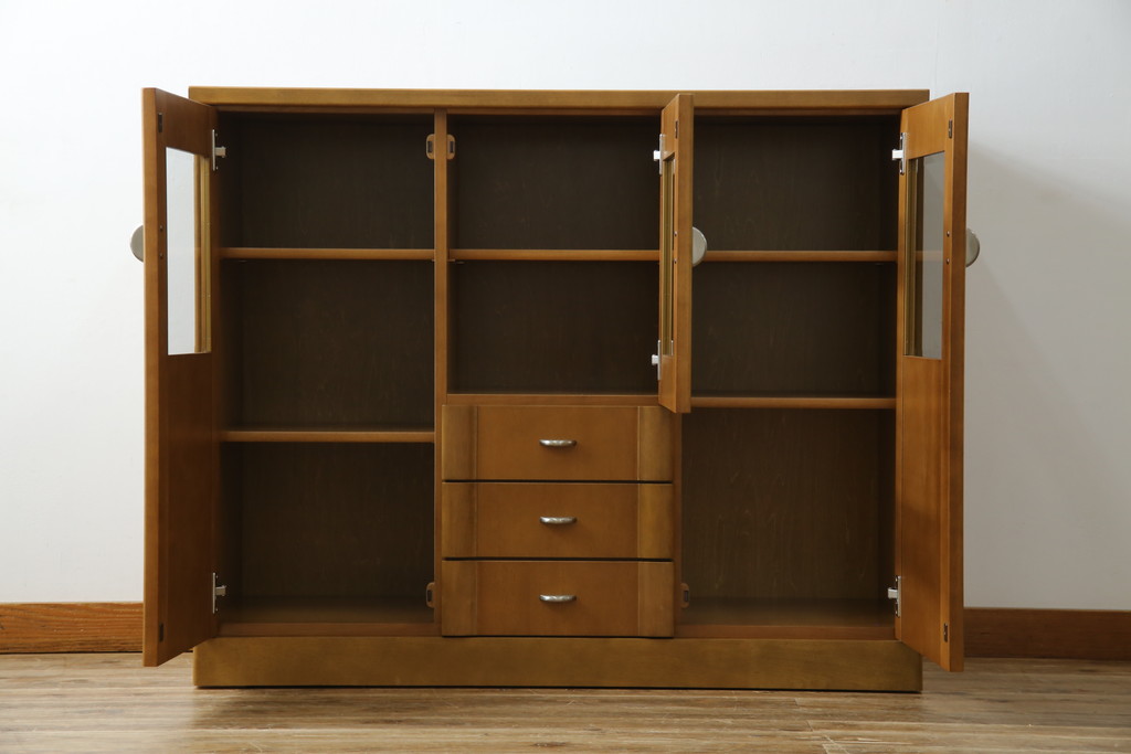 中古　美品　カリモク家具(karimoku)　Chitano(チターノ)　収納力と美しさを兼ね備えたサイドキャビネット(サイドボード、収納棚、戸棚)(R-083223)