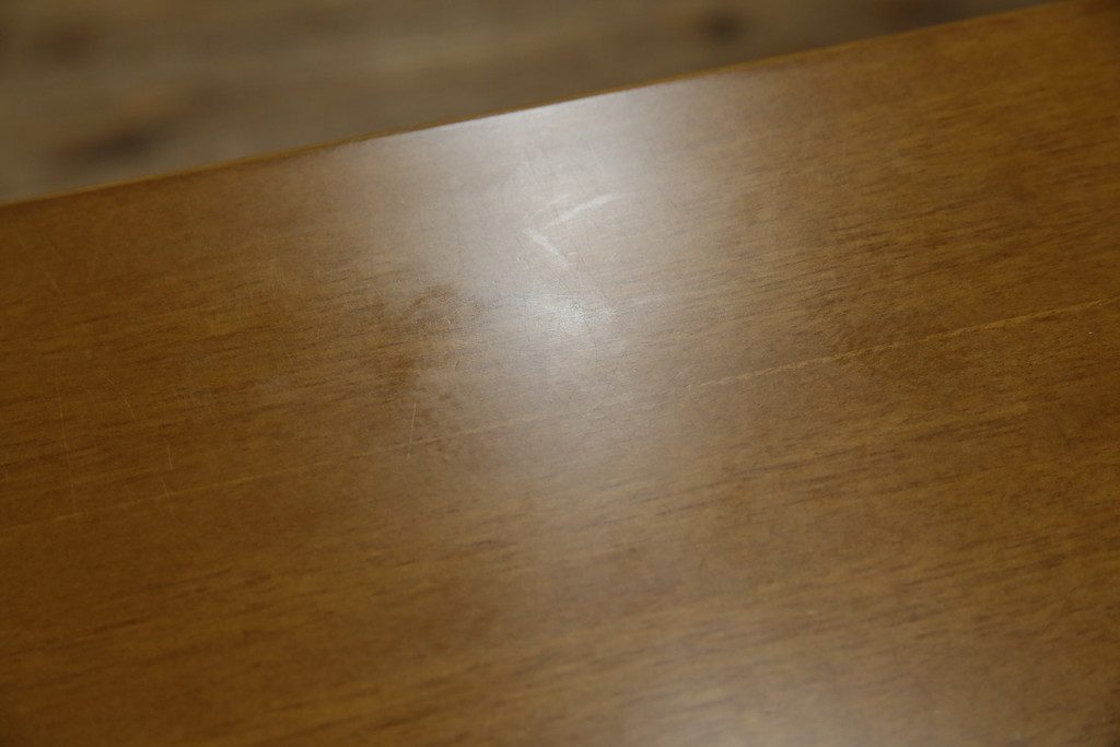 中古　美品　カリモク家具(karimoku)　Chitano(チターノ)　収納力と美しさを兼ね備えたサイドキャビネット(サイドボード、収納棚、戸棚)(R-083223)