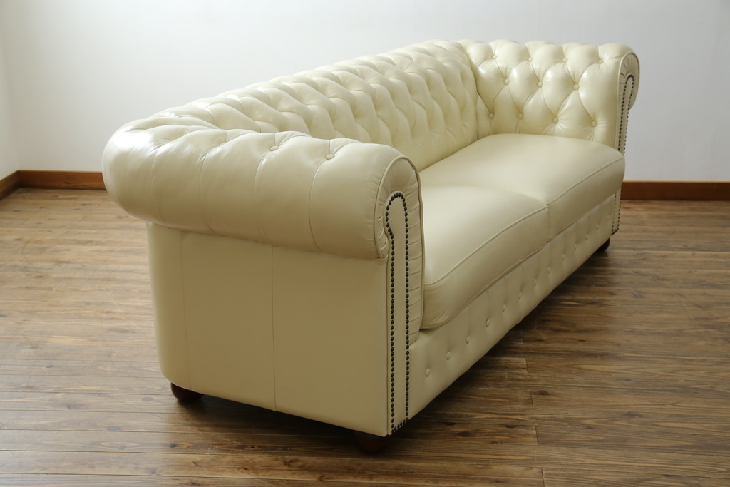 中古　超美品　ほぼ新品　入手困難商品　SUNTON(サントン)社　Huntington(ハンティントン)シリーズ　本革(レザー)　上質な空間づくりに取り入れたいチェスターフィールドソファ(2P、2.5P、3P、2人掛け、2.5人掛け、3人掛け)(R-082055)
