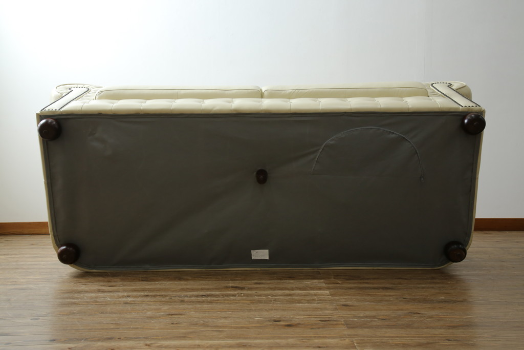 中古　超美品　ほぼ新品　入手困難商品　SUNTON(サントン)社　Huntington(ハンティントン)シリーズ　本革(レザー)　上質な空間づくりに取り入れたいチェスターフィールドソファ(2P、2.5P、3P、2人掛け、2.5人掛け、3人掛け)(R-082055)