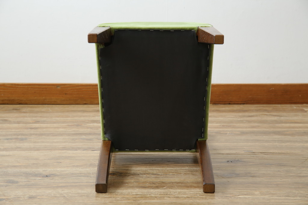 中古　三越家具(現カントリーハウス)　Brugge(ブルージュ)　オーク材　クラシカルな雰囲気漂うドレッサーとチェアのセット(化粧台、鏡台、ミラー、イス、椅子)(R-079202)
