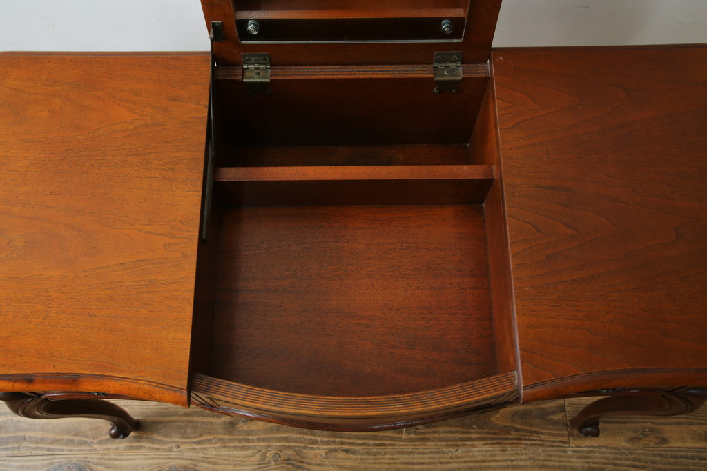中古　DREXEL HERITAGE(ドレクセルヘリテイジ)　Touraine(ツーレイン)シリーズ　クラシックなデザインがステキなドレッサー(デスク、テーブル、机)(R-068587)
