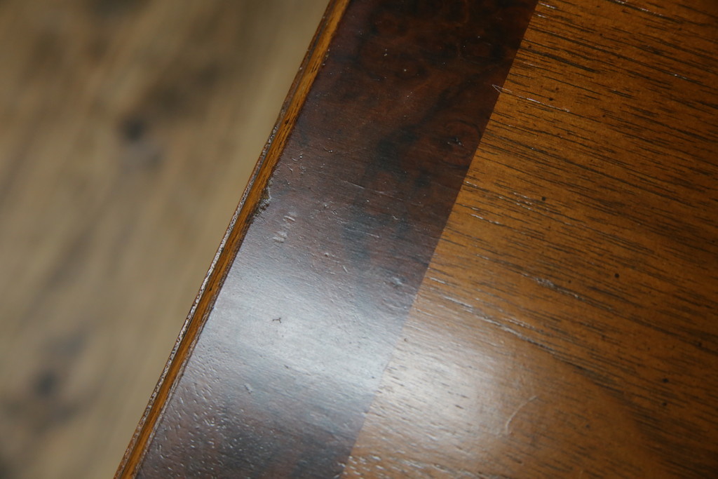 中古　DREXEL HERITAGE JAPAN(ドレクセルヘリテイジジャパン)　594-324　クラシカルなデザインが美しいエンドテーブル(ナイトテーブル、サイドテーブル、サイドチェスト)(R-061347)