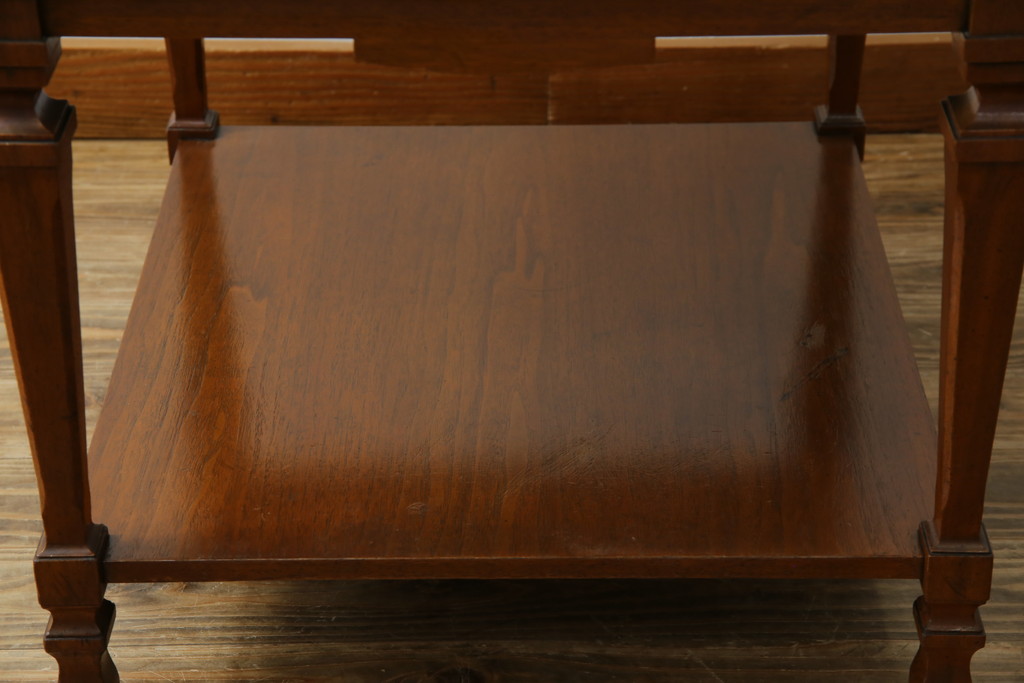 中古　DREXEL HERITAGE JAPAN(ドレクセルヘリテイジジャパン)　594-324　クラシカルなデザインが美しいエンドテーブル(ナイトテーブル、サイドテーブル、サイドチェスト)(R-061347)