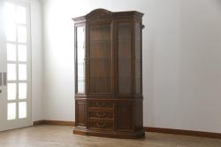 中古　美品　DREXEL HERITAGE(ドレクセルヘリテイジ)　TRYON MANOR(トライオンメナー)　格調高い佇まいが魅力の飾り棚(キャビネット、食器棚、収納棚)(R-061524)