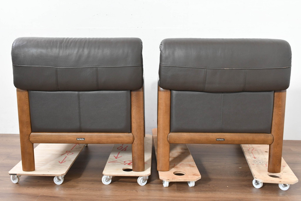 中古　カリモク家具(karimoku)　WSシリーズ　コンパクトサイズ　本革(レザー)　重厚感と快適さを兼ね備えた一人掛けソファ2脚セット(アームチェア、アームソファ、一人掛けソファ、1Pソファ、1P、バラ売り可能)(定価約24万円)(R-084326)
