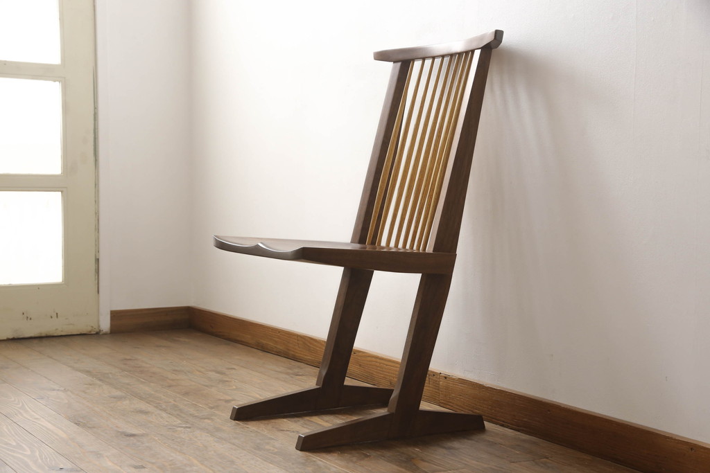 中古　ジョージナカシマ　桜製作所　コノイドチェア(CONOID CHAIR)　CN101　スタイリッシュな佇まいのサイドチェア(ジョージ・ナカシマ、板座チェア、ダイニングチェア、椅子、イス)(R-068179)