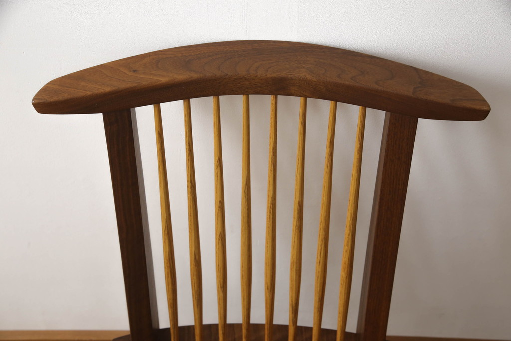 中古　ジョージナカシマ　桜製作所　コノイドチェア(CONOID CHAIR)　CN101　スタイリッシュな佇まいのサイドチェア(ジョージ・ナカシマ、板座チェア、ダイニングチェア、椅子、イス)(R-068179)
