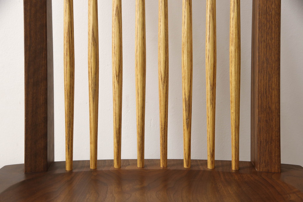 中古　ジョージナカシマ　桜製作所　コノイドチェア(CONOID CHAIR)　CN101　スタイリッシュな佇まいのサイドチェア(ジョージ・ナカシマ、板座チェア、ダイニングチェア、椅子、イス)(R-068179)