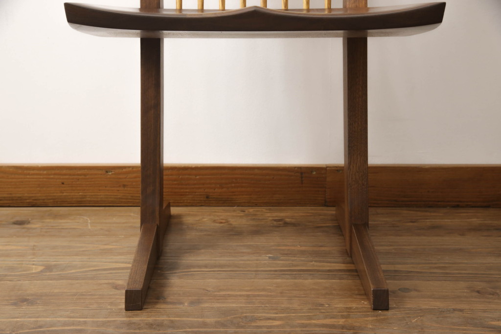 中古　ジョージナカシマ　桜製作所　コノイドチェア(CONOID CHAIR)　CN101　スタイリッシュな佇まいのサイドチェア(ジョージ・ナカシマ、板座チェア、ダイニングチェア、椅子、イス)(R-068179)