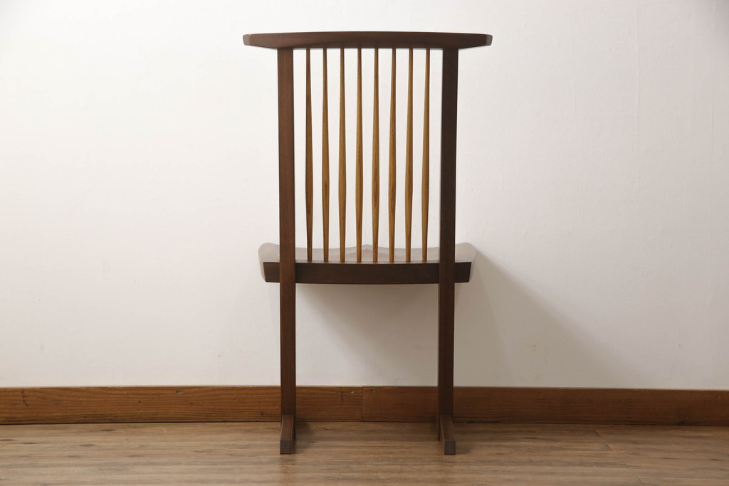 中古　ジョージナカシマ　桜製作所　コノイドチェア(CONOID CHAIR)　CN101　スタイリッシュな佇まいのサイドチェア(ジョージ・ナカシマ、板座チェア、ダイニングチェア、椅子、イス)(R-068179)