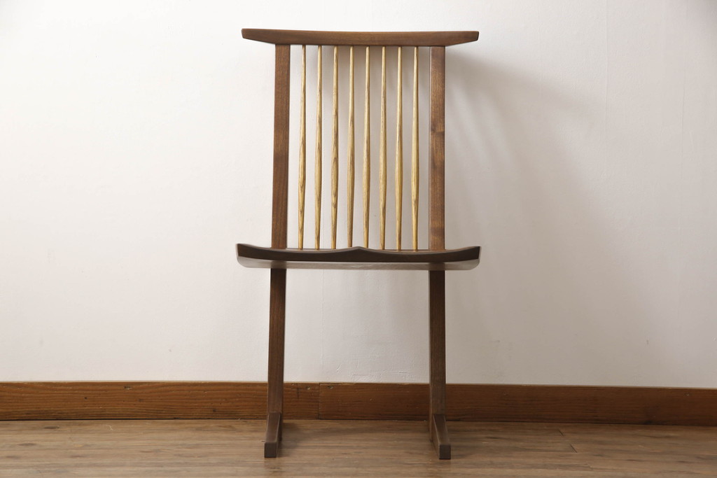 中古　ジョージナカシマ　桜製作所　コノイドチェア(CONOID CHAIR)　CN101　スタイリッシュな佇まいのサイドチェア(ジョージ・ナカシマ、板座チェア、ダイニングチェア、椅子、イス)(R-068180)