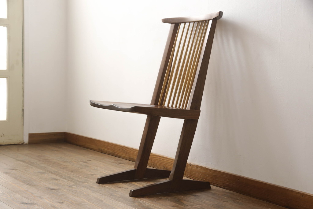中古　ジョージナカシマ　桜製作所　コノイドチェア(CONOID CHAIR)　CN101　スタイリッシュな佇まいのサイドチェア(ジョージ・ナカシマ、板座チェア、ダイニングチェア、椅子、イス)(R-068180)