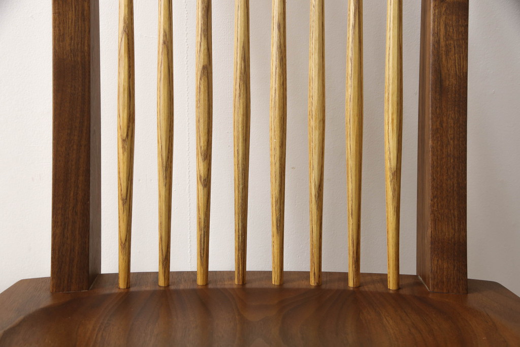 中古　ジョージナカシマ　桜製作所　コノイドチェア(CONOID CHAIR)　CN101　スタイリッシュな佇まいのサイドチェア(ジョージ・ナカシマ、板座チェア、ダイニングチェア、椅子、イス)(R-068180)