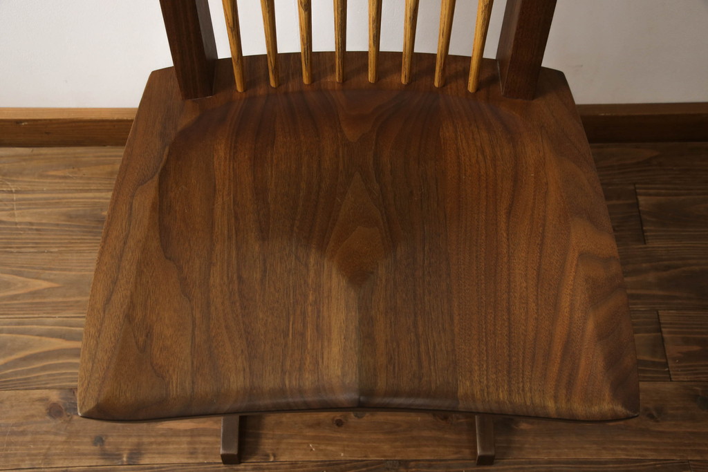 中古　ジョージナカシマ　桜製作所　コノイドチェア(CONOID CHAIR)　CN101　スタイリッシュな佇まいのサイドチェア(ジョージ・ナカシマ、板座チェア、ダイニングチェア、椅子、イス)(R-068180)