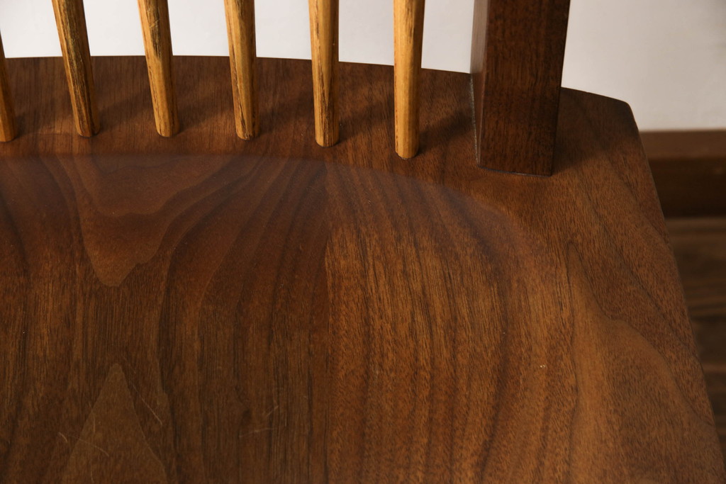中古　ジョージナカシマ　桜製作所　コノイドチェア(CONOID CHAIR)　CN101　スタイリッシュな佇まいのサイドチェア(ジョージ・ナカシマ、板座チェア、ダイニングチェア、椅子、イス)(R-068180)