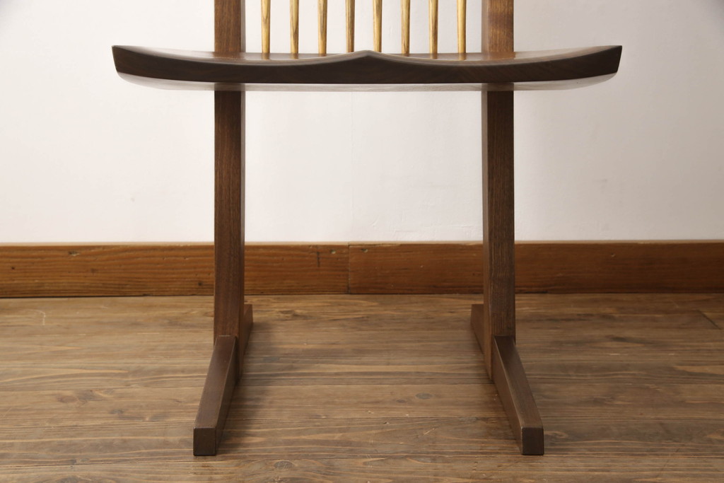 中古　ジョージナカシマ　桜製作所　コノイドチェア(CONOID CHAIR)　CN101　スタイリッシュな佇まいのサイドチェア(ジョージ・ナカシマ、板座チェア、ダイニングチェア、椅子、イス)(R-068180)
