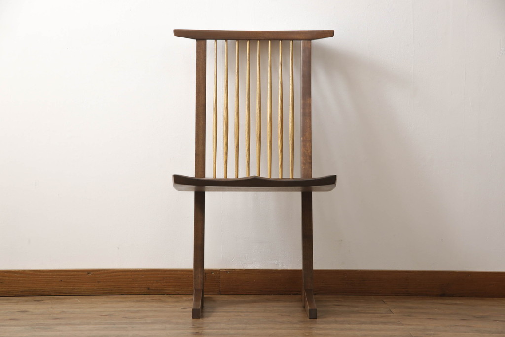 中古　ジョージナカシマ　桜製作所　コノイドチェア(CONOID CHAIR)　CN101　スタイリッシュな佇まいのサイドチェア(ジョージ・ナカシマ、板座チェア、ダイニングチェア、椅子、イス)(R-068181)
