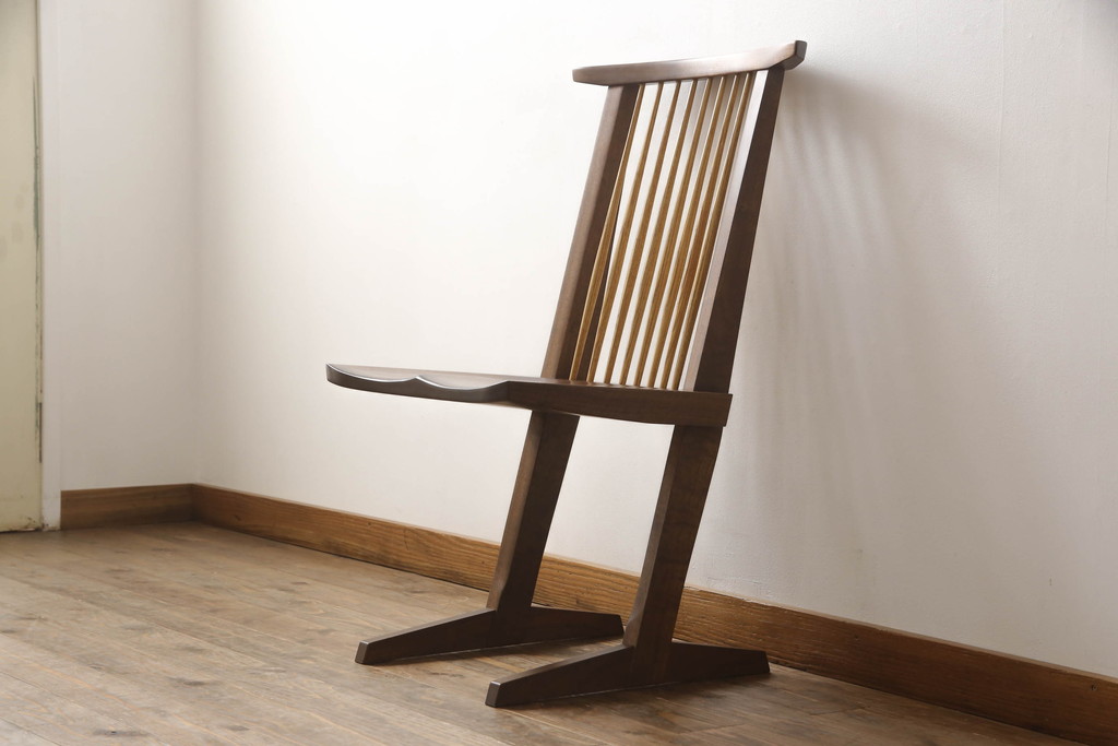 中古　ジョージナカシマ　桜製作所　コノイドチェア(CONOID CHAIR)　CN101　スタイリッシュな佇まいのサイドチェア(ジョージ・ナカシマ、板座チェア、ダイニングチェア、椅子、イス)(R-068181)