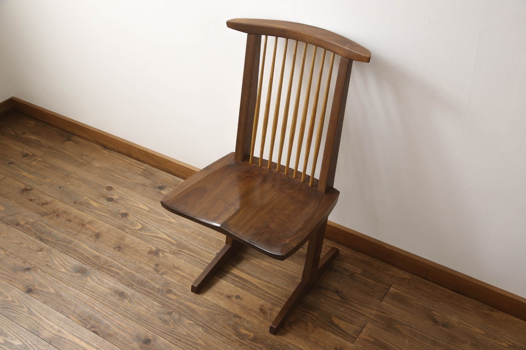 中古　ジョージナカシマ　桜製作所　コノイドチェア(CONOID CHAIR)　CN101　スタイリッシュな佇まいのサイドチェア(板座チェア、ダイニングチェア、椅子、イス)(R-068181)