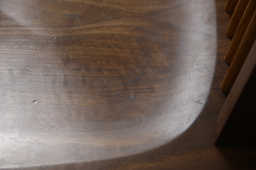 中古　ジョージナカシマ　桜製作所　コノイドチェア(CONOID CHAIR)　CN101　スタイリッシュな佇まいのサイドチェア(ジョージ・ナカシマ、板座チェア、ダイニングチェア、椅子、イス)(R-068181)